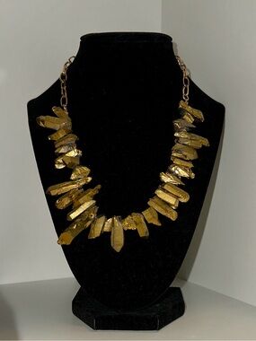 Elegant Gold Necklace